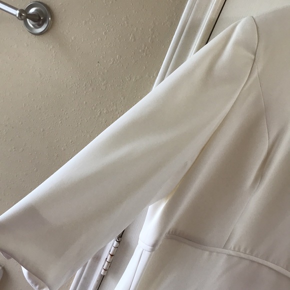 Lily&Taylor bracelet sleeve fully lined blouse. NWOT - Picture 5 of 6